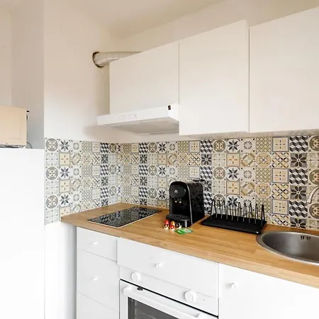 Flat With Terrace & Parking Near Center *