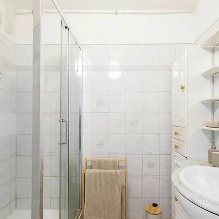Flat With Terrace & Parking Near Center * Cannes